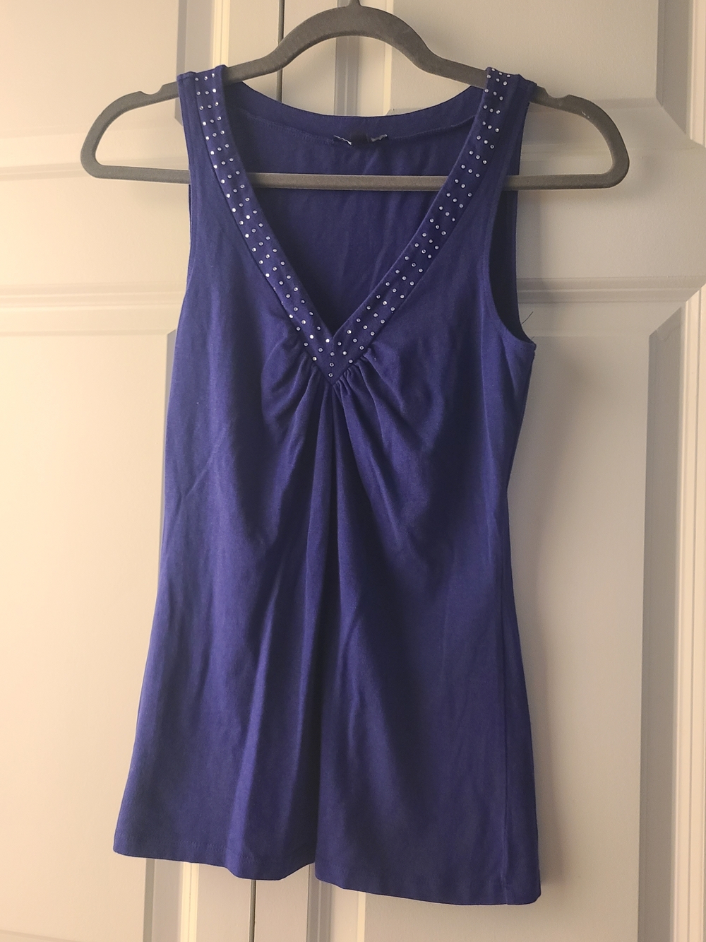 Express Size XS Purple Embellished V-Neck Tank